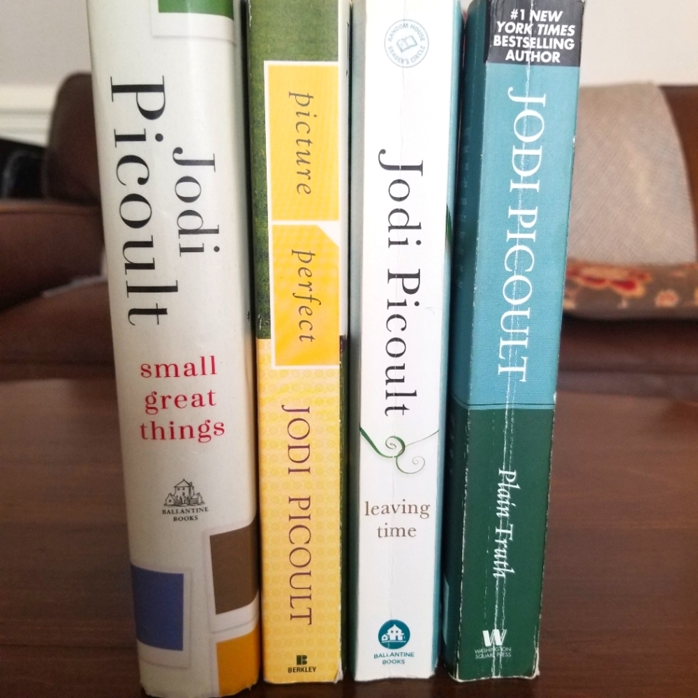 BOOKS Lot of 4 Novels by Jodi Picoult, 1 hardback, 3 paperbacks